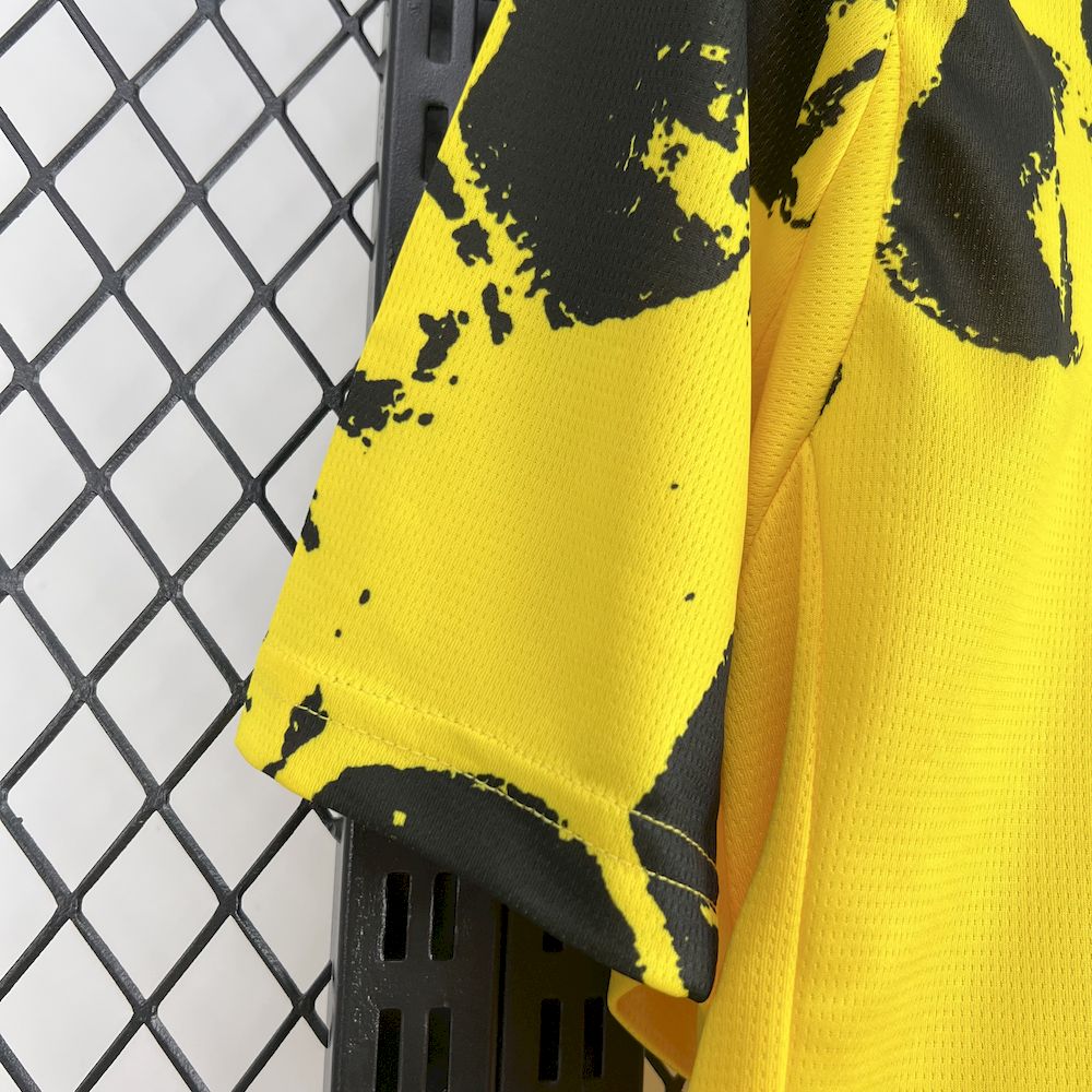 Borussia Dortmund 2025/26 Yellow Special Customized Jersey