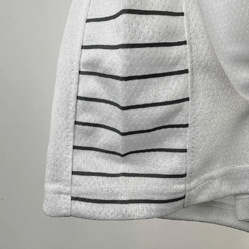 Camisa branca do time juvenil James Harden