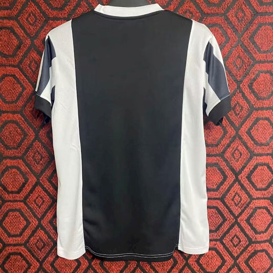 Camisa retrô comemorativa dos 120 anos da Juventus