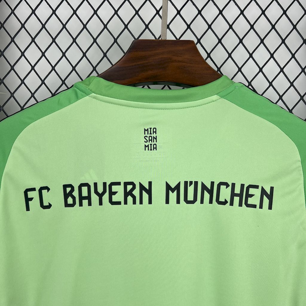 Bayern Munich 2025/26 Green Goalkeeper Jersey