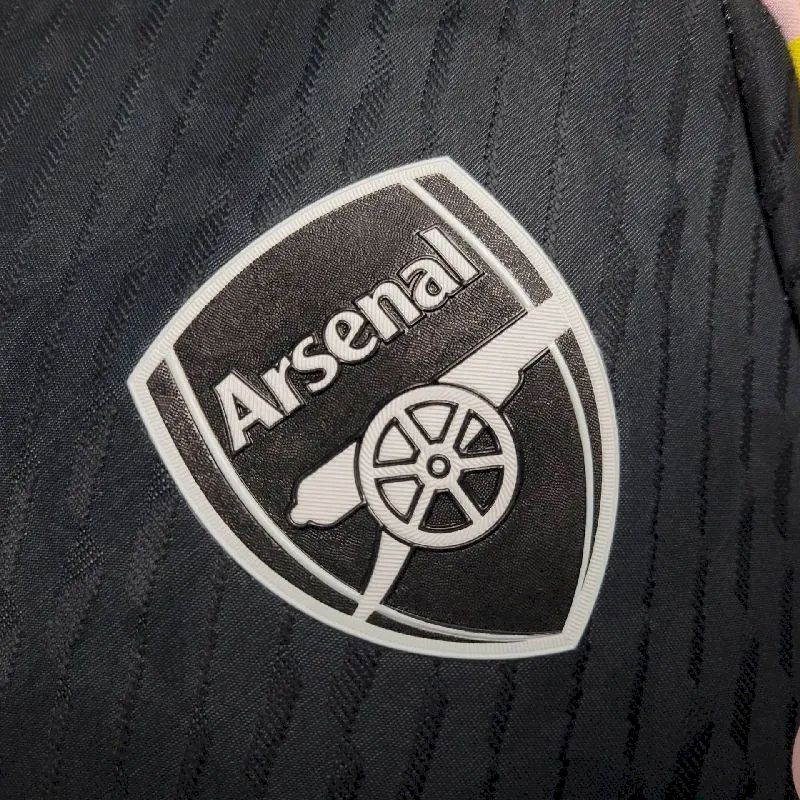 Camisa de treino pré-jogo do Arsenal 2024/25, versão jogador