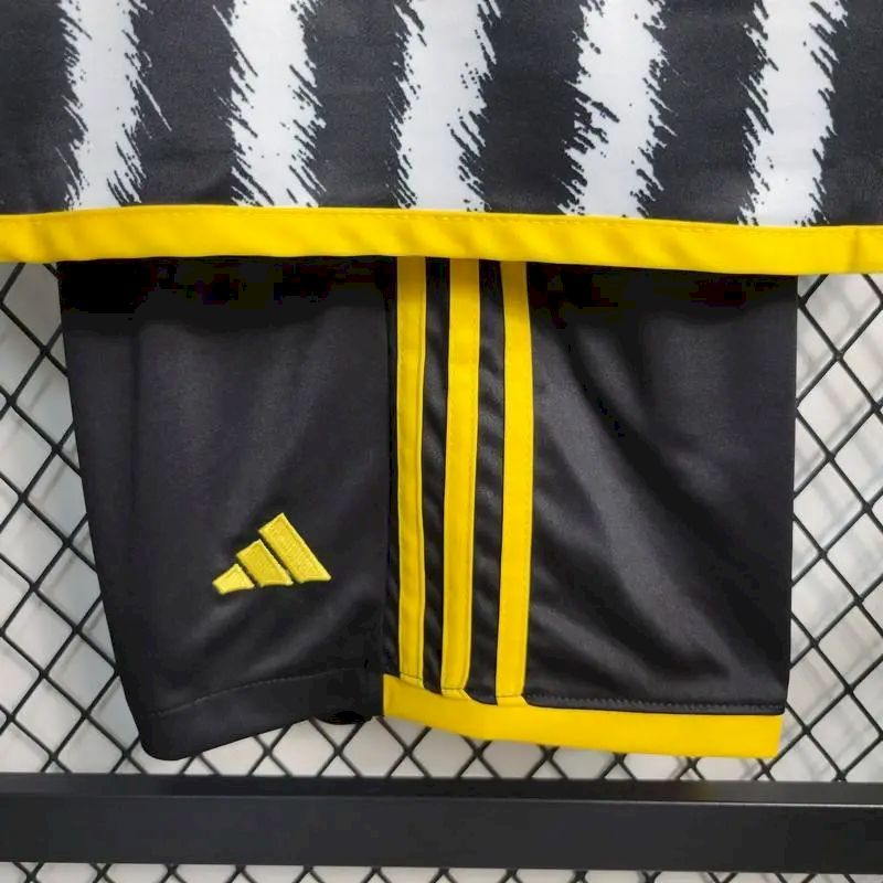Juventus 2023/24 Home Kids Kit