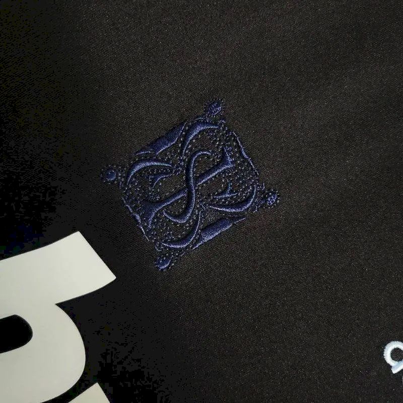 Camisa retrô reserva do Real Madrid 2009/10