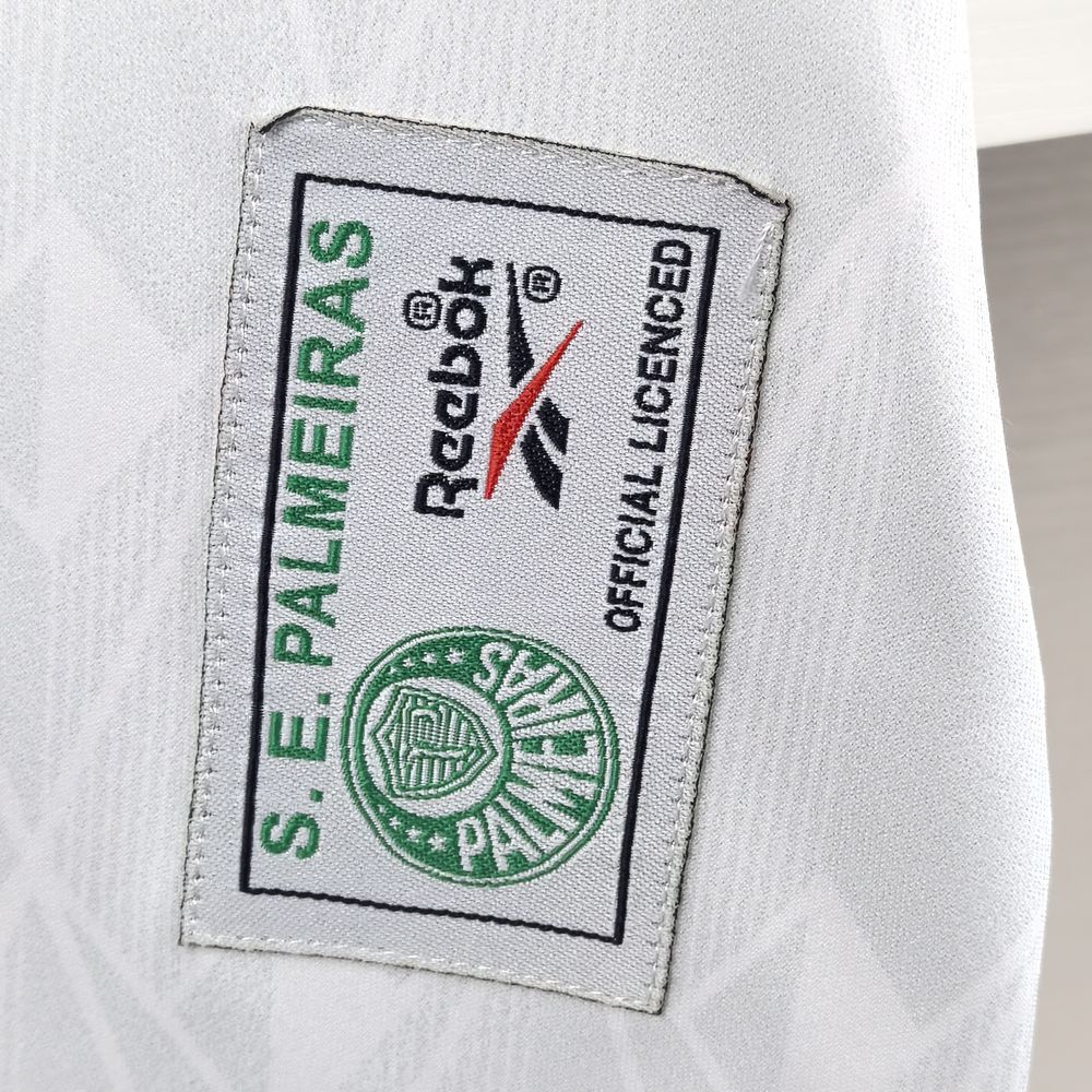 Terceira camisa retrô do Palmeiras 1996