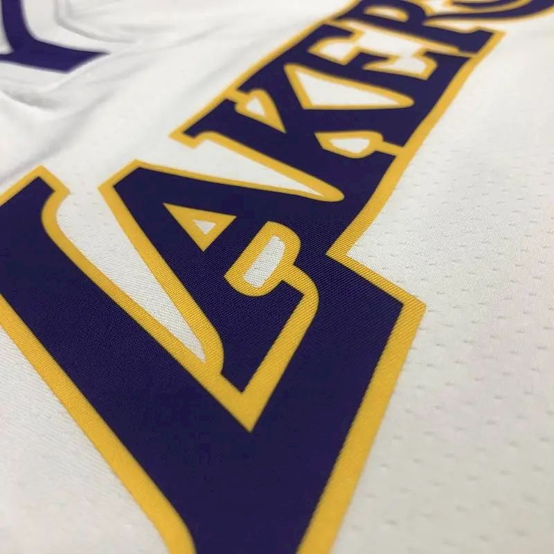 Camisa LeBron James Masculina 2020-21 Branca Versão Jogador – Edição Clássica Retrô