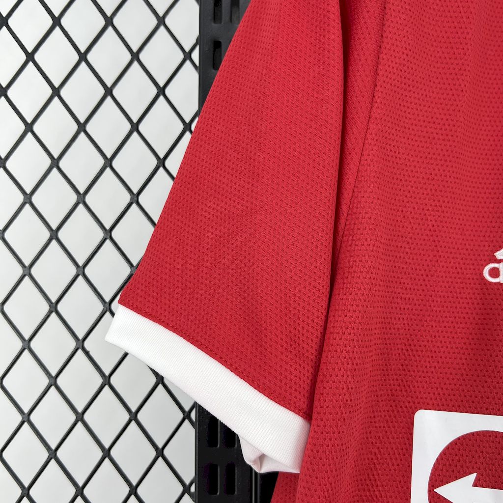 Camisa retrô titular do Manchester United 2021/22