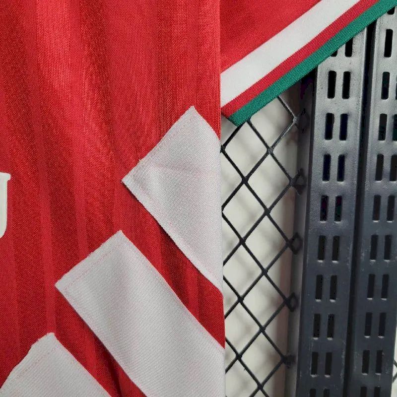 Camisa retrô do Liverpool 1993/95