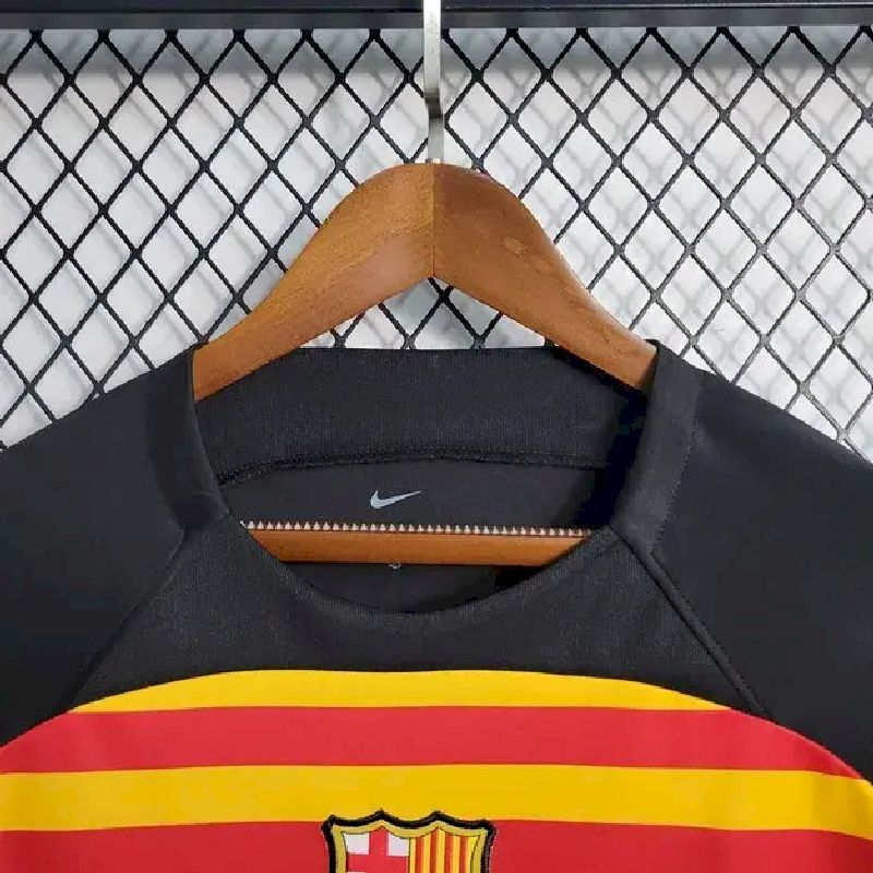 Camisa pré-jogo Barcelona 2023/24