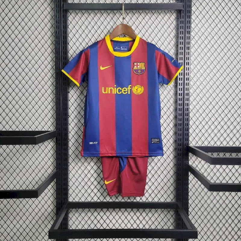 Camisa e shorts retrô infantil do Barcelona 2010/11
