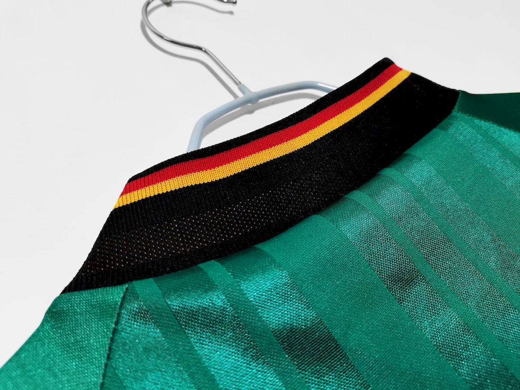 Camisa reserva retrô da Alemanha de 1992