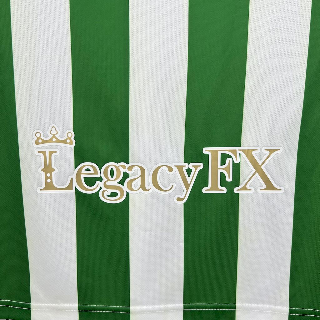 Camisa retrô dourada da Copa do Rei do Real Betis 2011/12