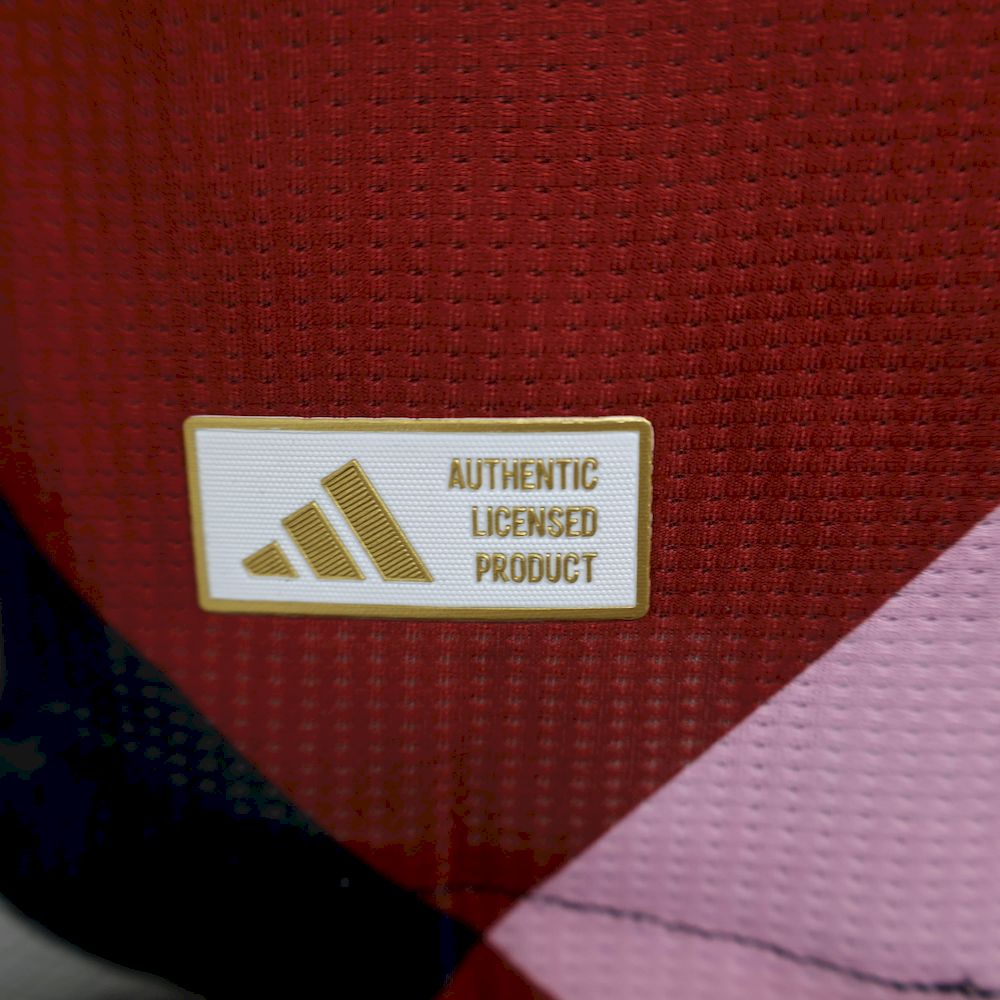 Bayern Munich 2025/26 Womens Team Special Jersey Player Version