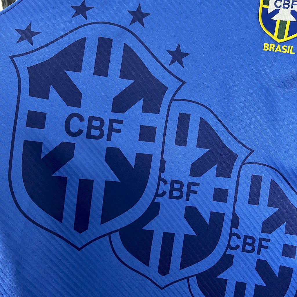 Camisa reserva retrô do Brasil para a Copa do Mundo de 1994