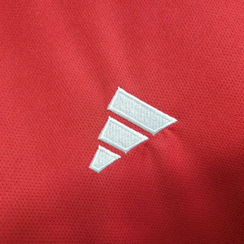 Camisa de treino pré-jogo do Manchester United 2023/24