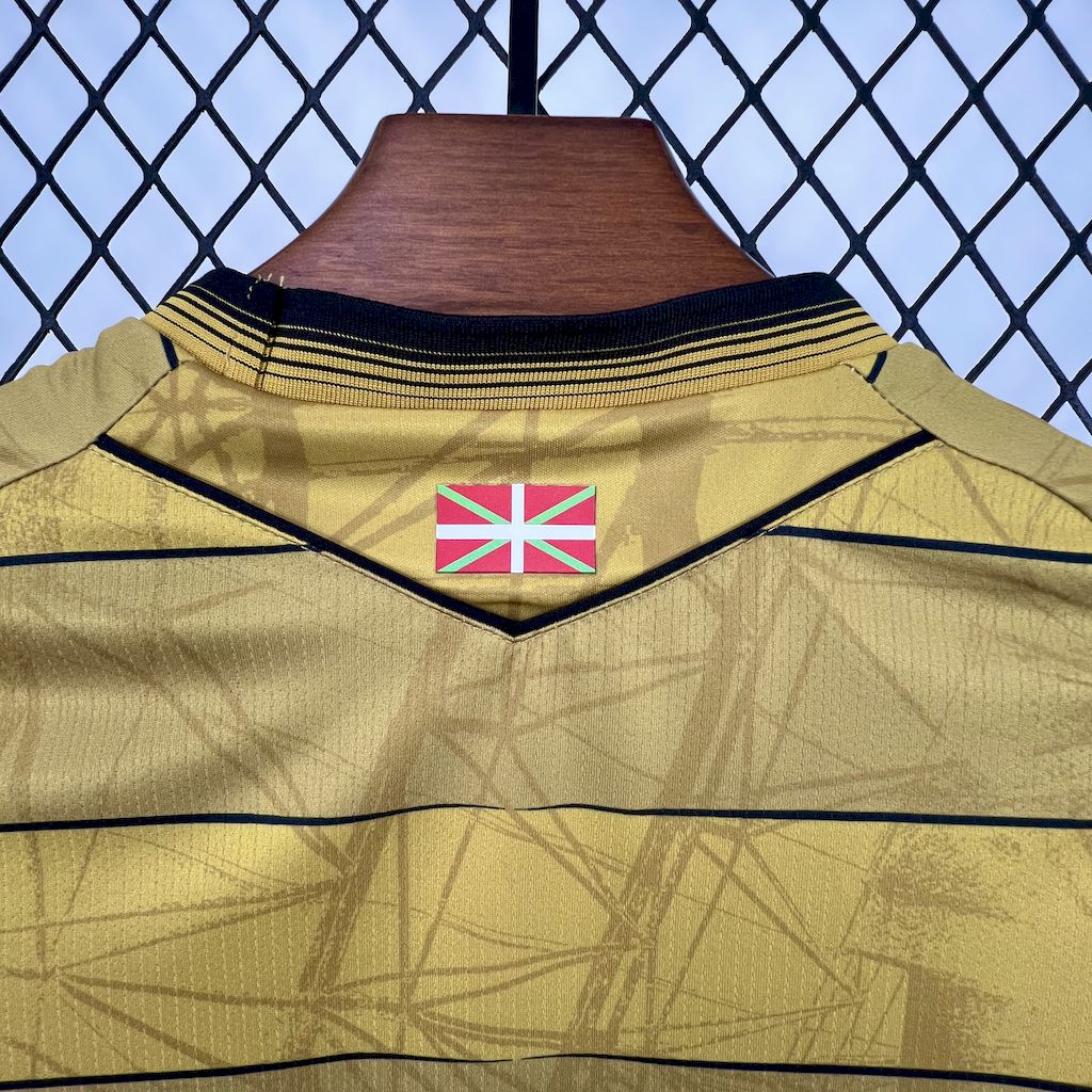 Uniforme reserva infantil da Real Sociedad 2024/25