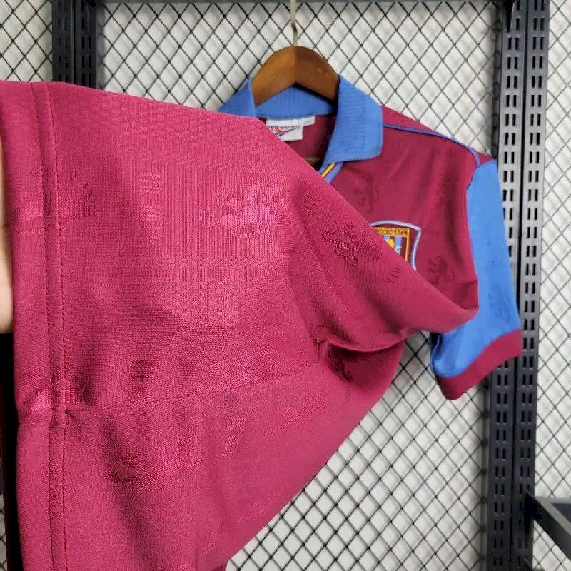 Camisa retrô do Aston Villa 1995/96
