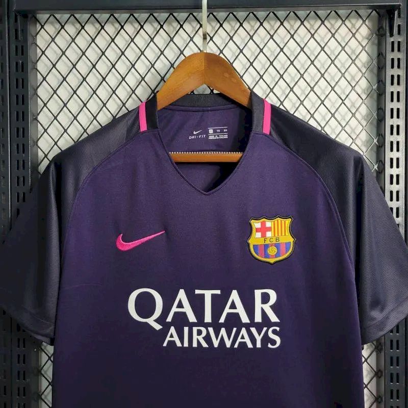 Camisa retrô alternativa do Barcelona 2016/17