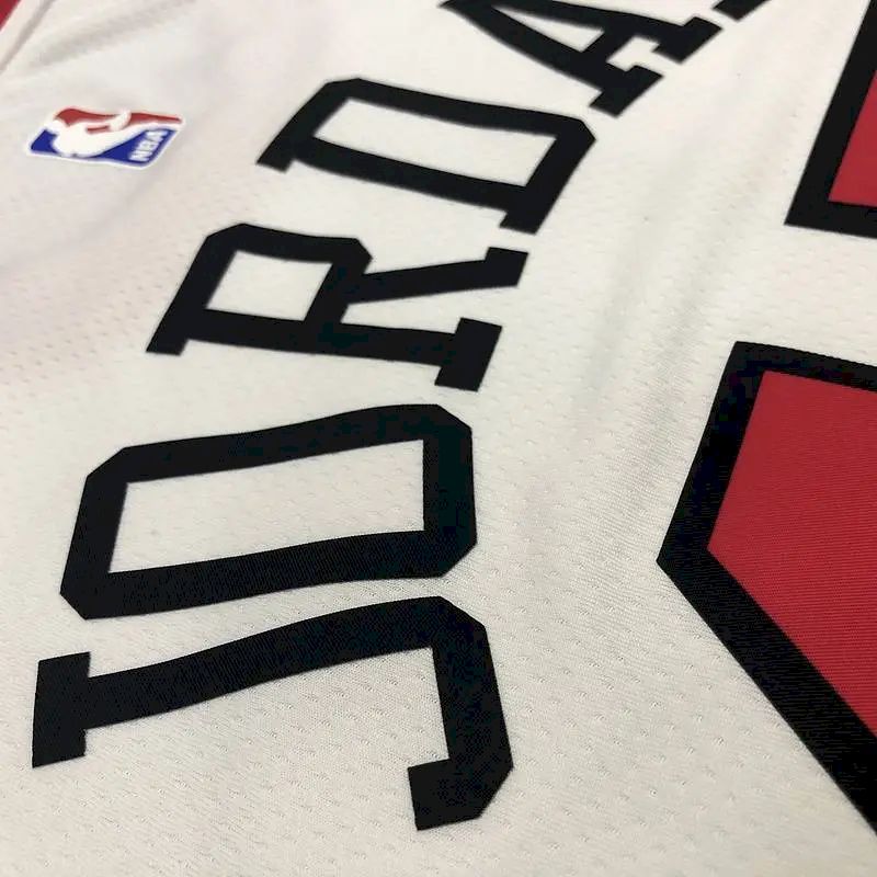 Camisa Michael Jordan Masculina Branca Versão Jogador – Edição Clássica
