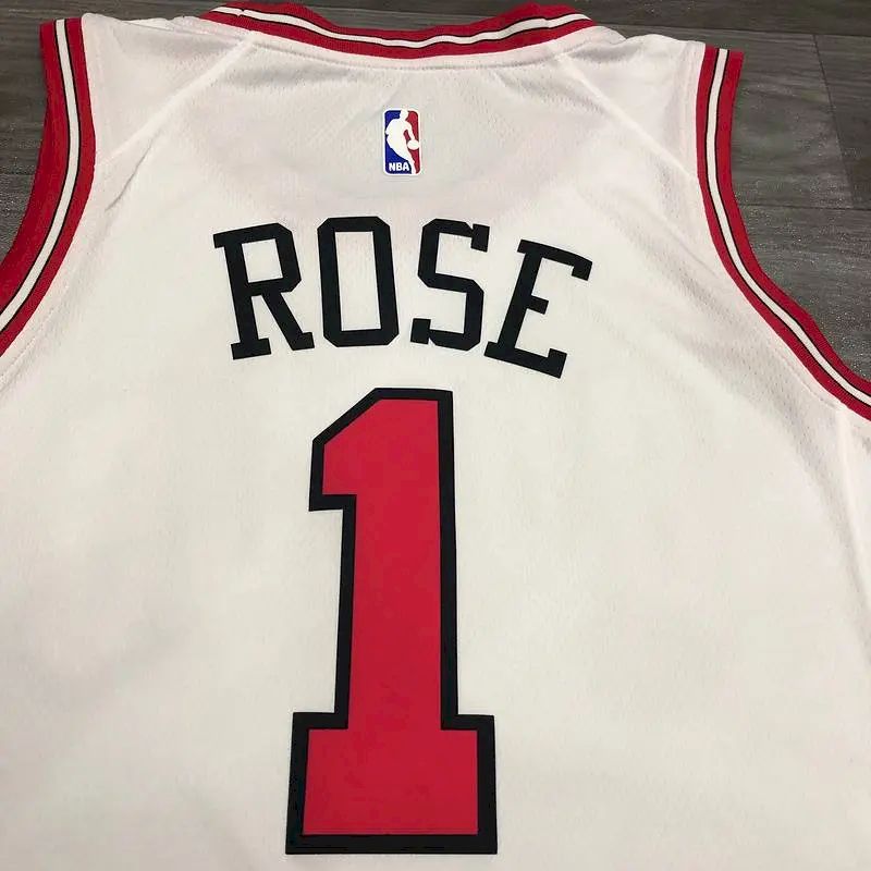 Camisa Derrick Rose Masculina Branca Versão Jogador – Edição Clássica