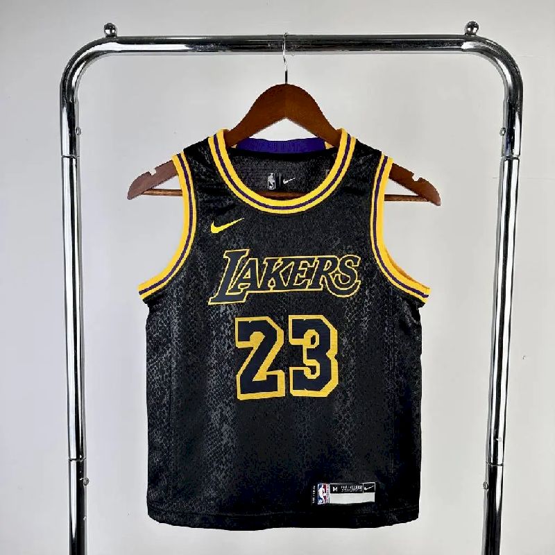 Camisa preta do time juvenil LeBron James