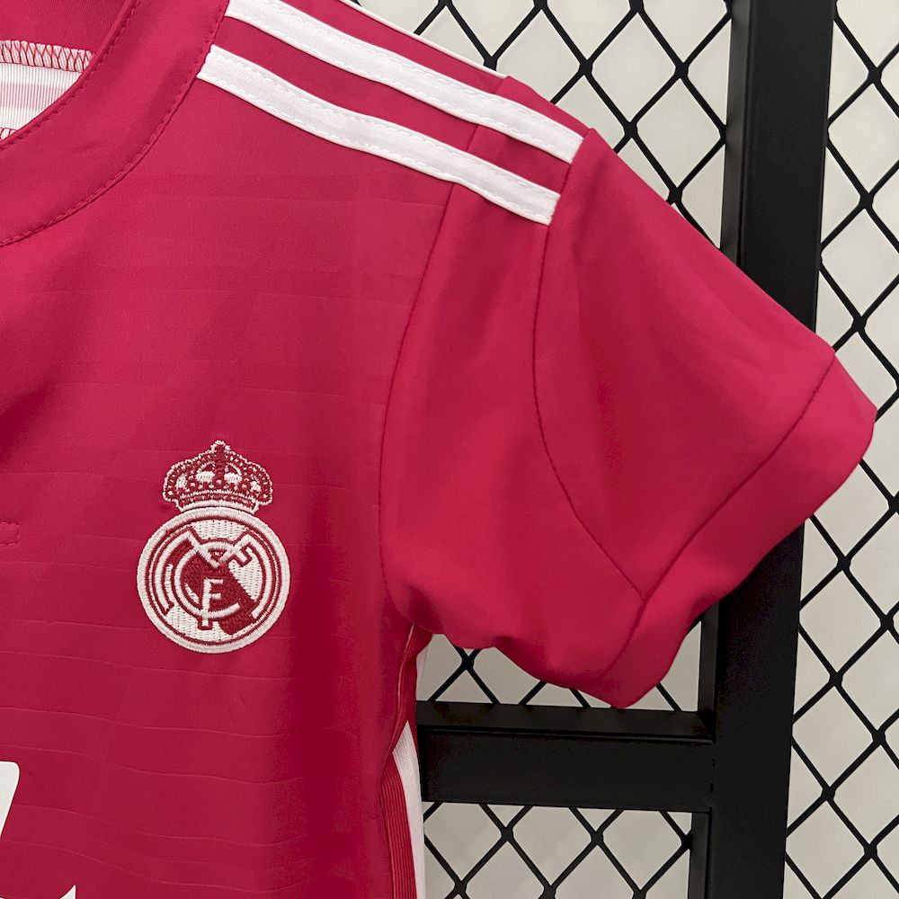 Camisa e shorts retrô infantil do Real Madrid 2014/15