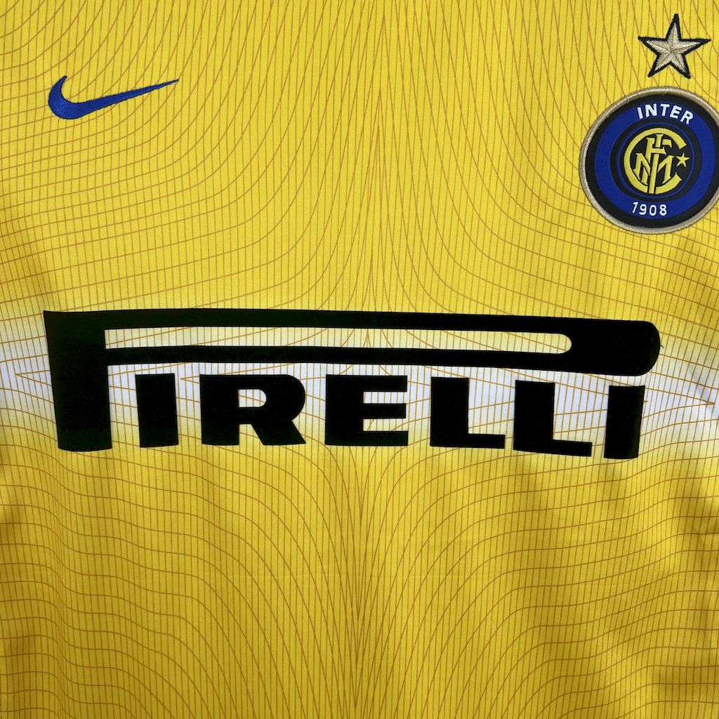 Camisa Retro Terceira do Inter de Milão 2002/03