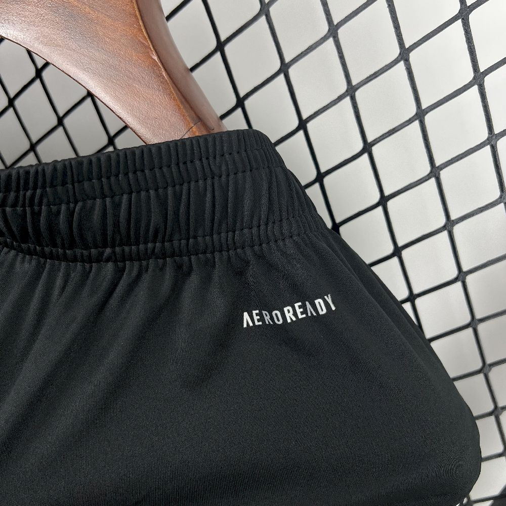 Manchester United 2025/26 Home Shorts 2