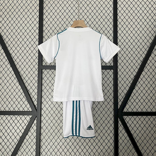 Camisa e shorts retrô infantil do Real Madrid 1998/00
