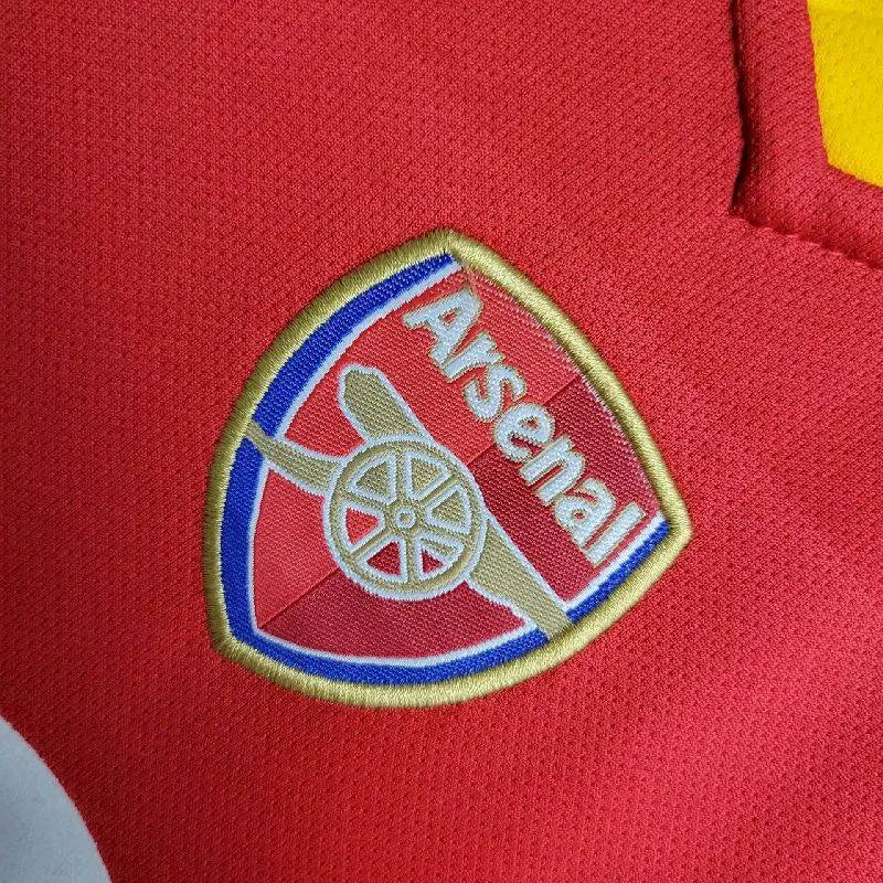 Camisa e shorts retrô infantil do Arsenal 2004/05