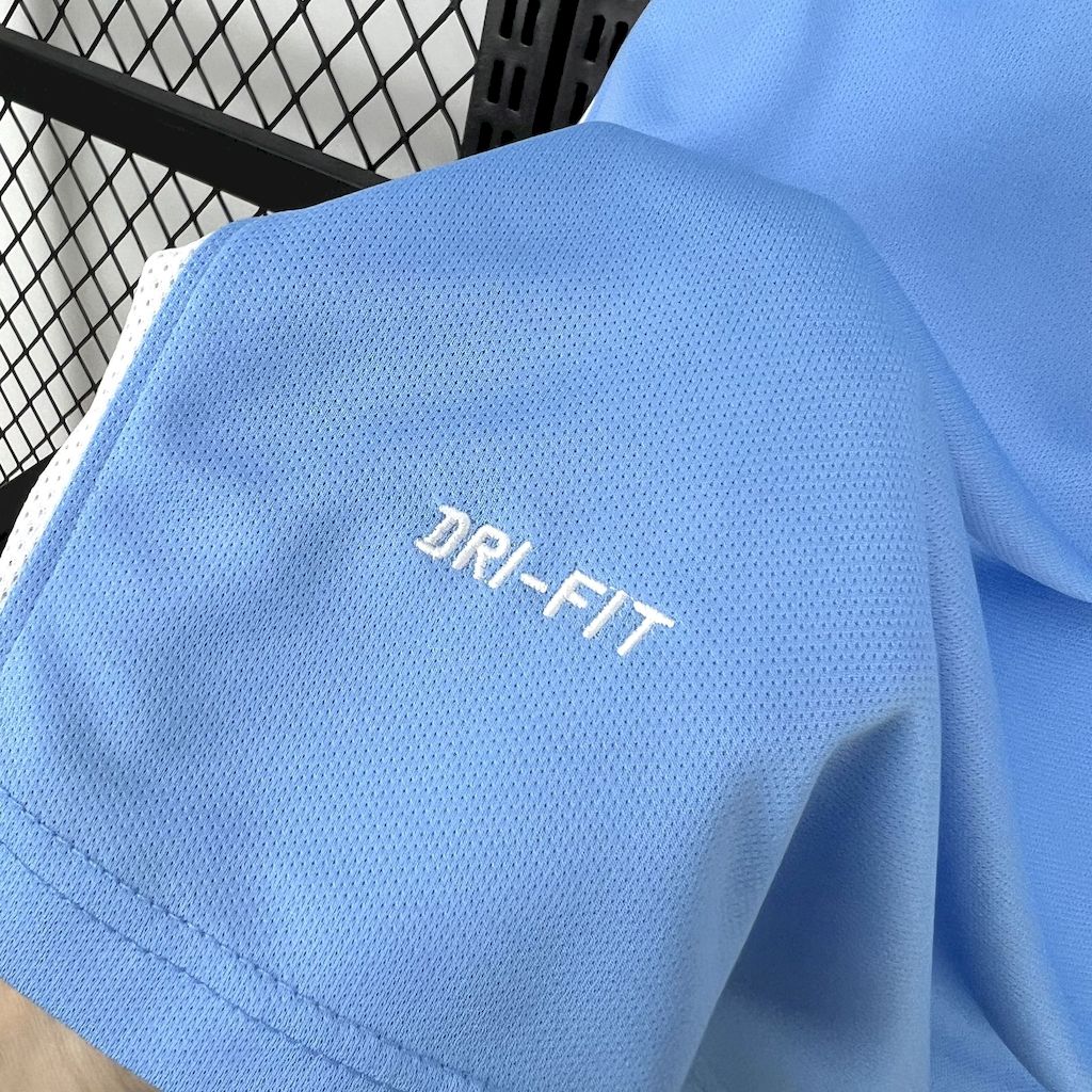 Camisa retrô titular do Manchester City 2015/16