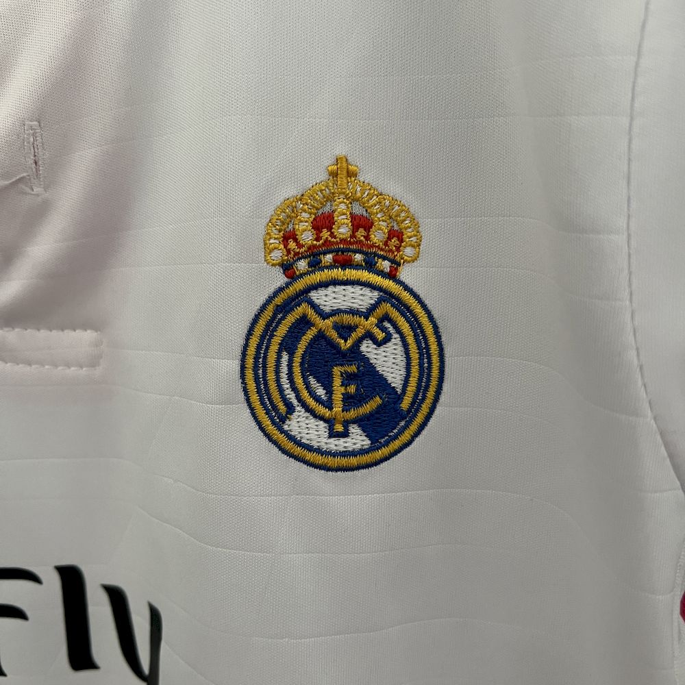 Camisa e shorts retrô infantil do Real Madrid 2014/15