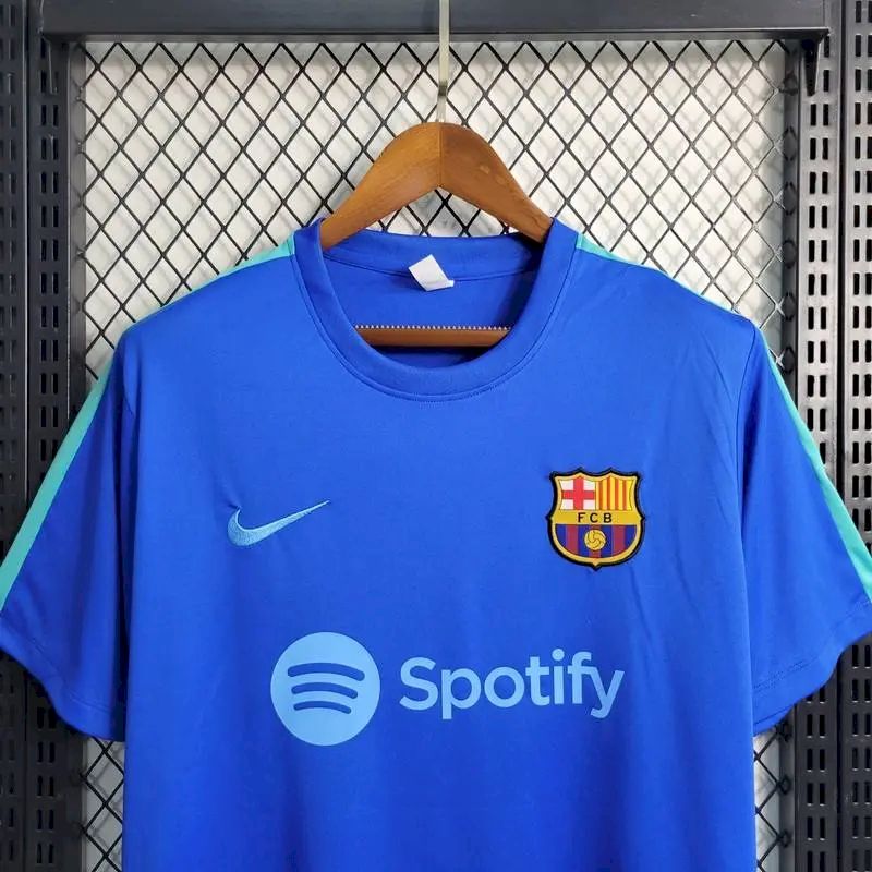Camisa de treino pré-jogo do Barcelona 2023/24