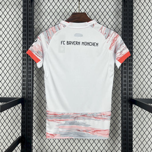 Bayern Munich 2025/26 Away Womens Jersey