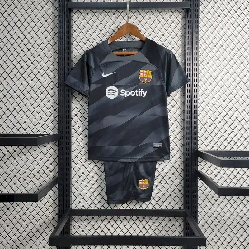 Kit de goleiro infantil preto do Barcelona 2023/24