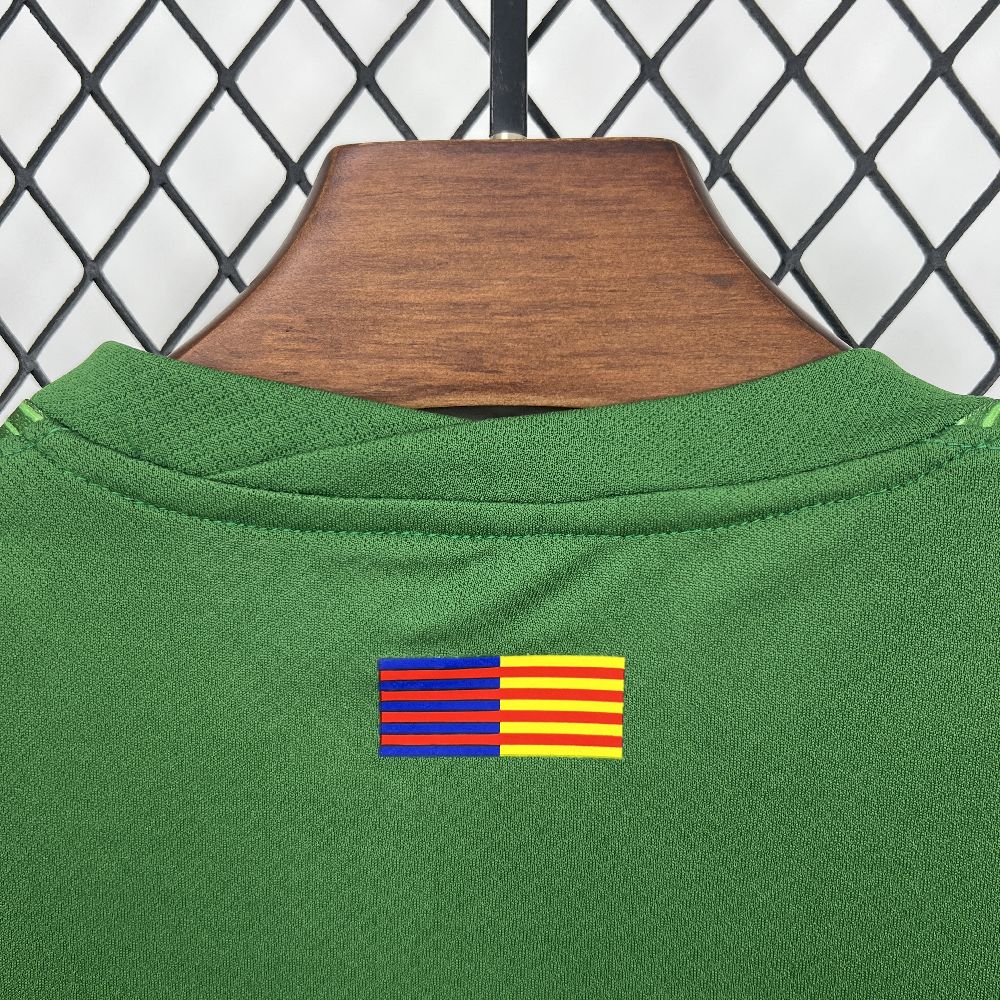Barcelona 2025/26 Green Goalkeeper Kids Kit