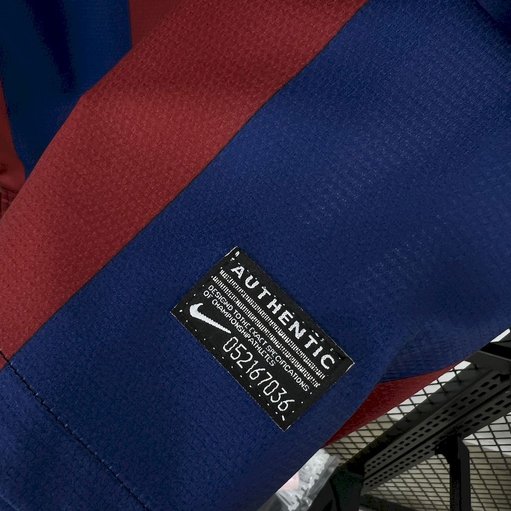 Camisa retrô titular do Barcelona 2010/11