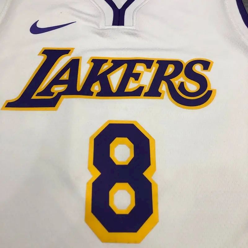 Camisa Kobe Bryant Masculina Branca Versão Jogador – Edição Clássica Retro