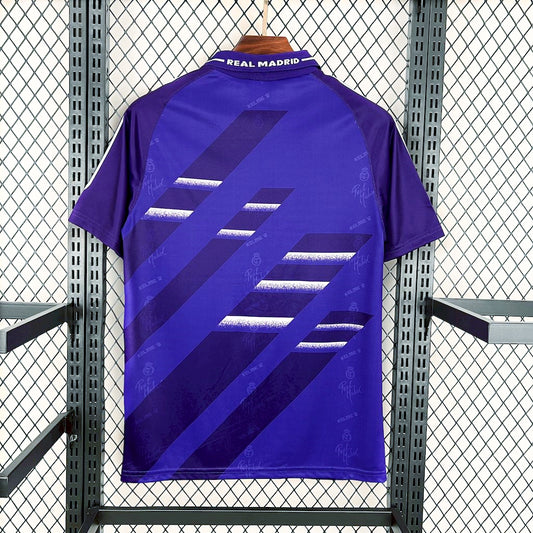 Camisa reserva retrô do Real Madrid 1994/96