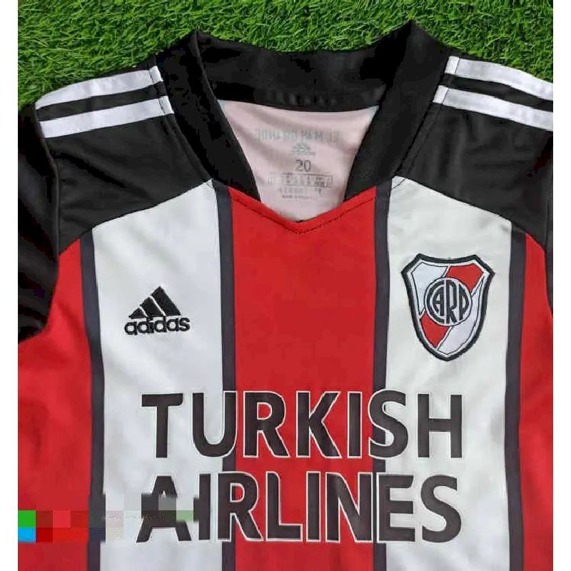 Terceiro uniforme infantil do River Plate 2021/22