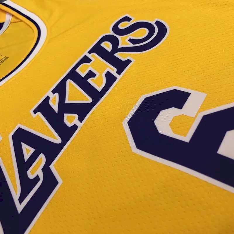 Camisa LeBron James Masculina 2020-21 Amarela Versão Jogador – Edição Clássica Retrô
