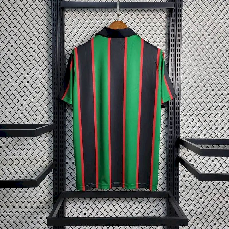 Camisa retrô reserva do Aston Villa 1993/95