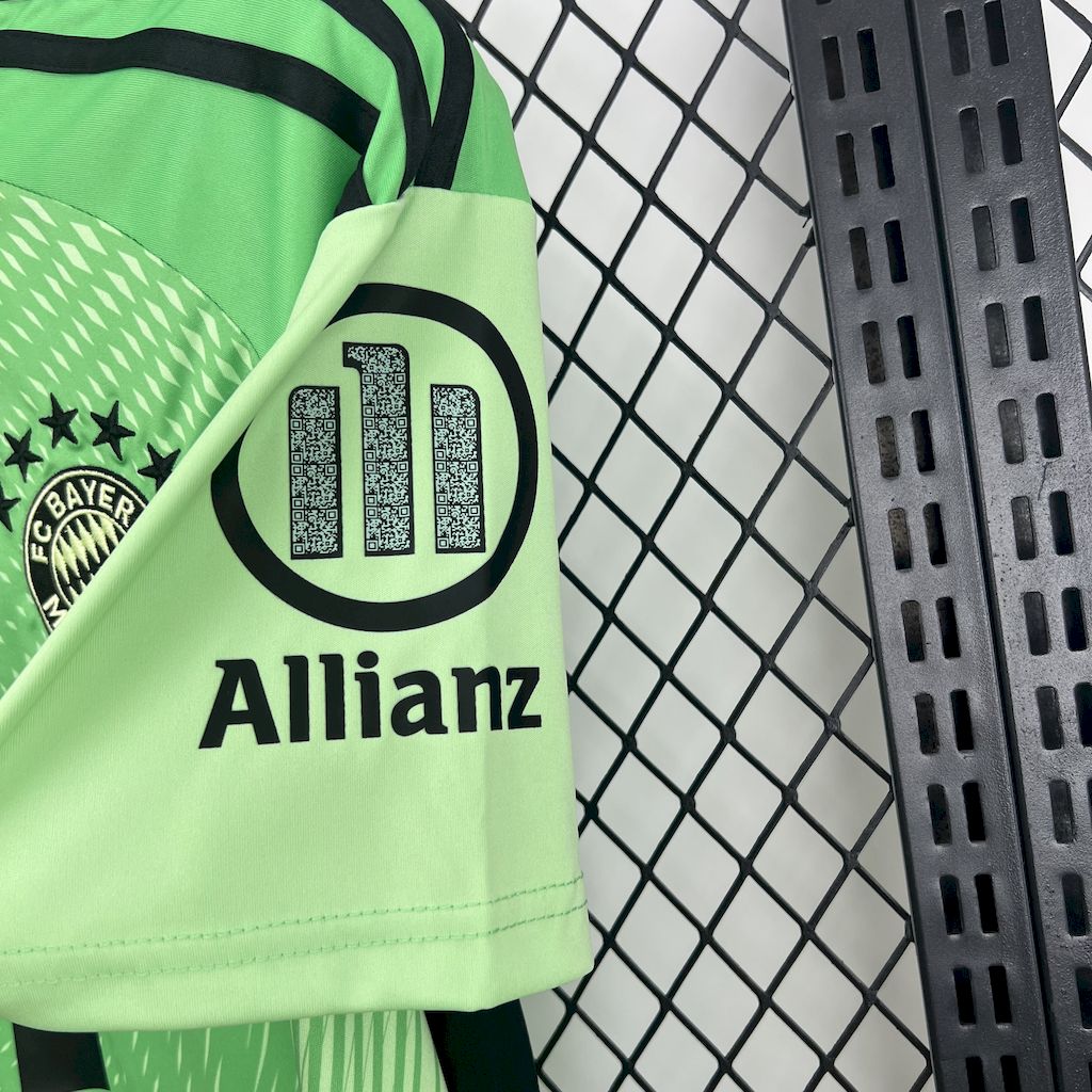 Bayern Munich 2025/26 Green Goalkeeper Jersey
