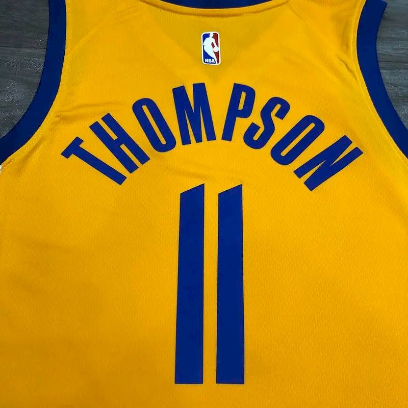 Camisa amarela masculina Klay Thompson versão jogador – Edição Statement