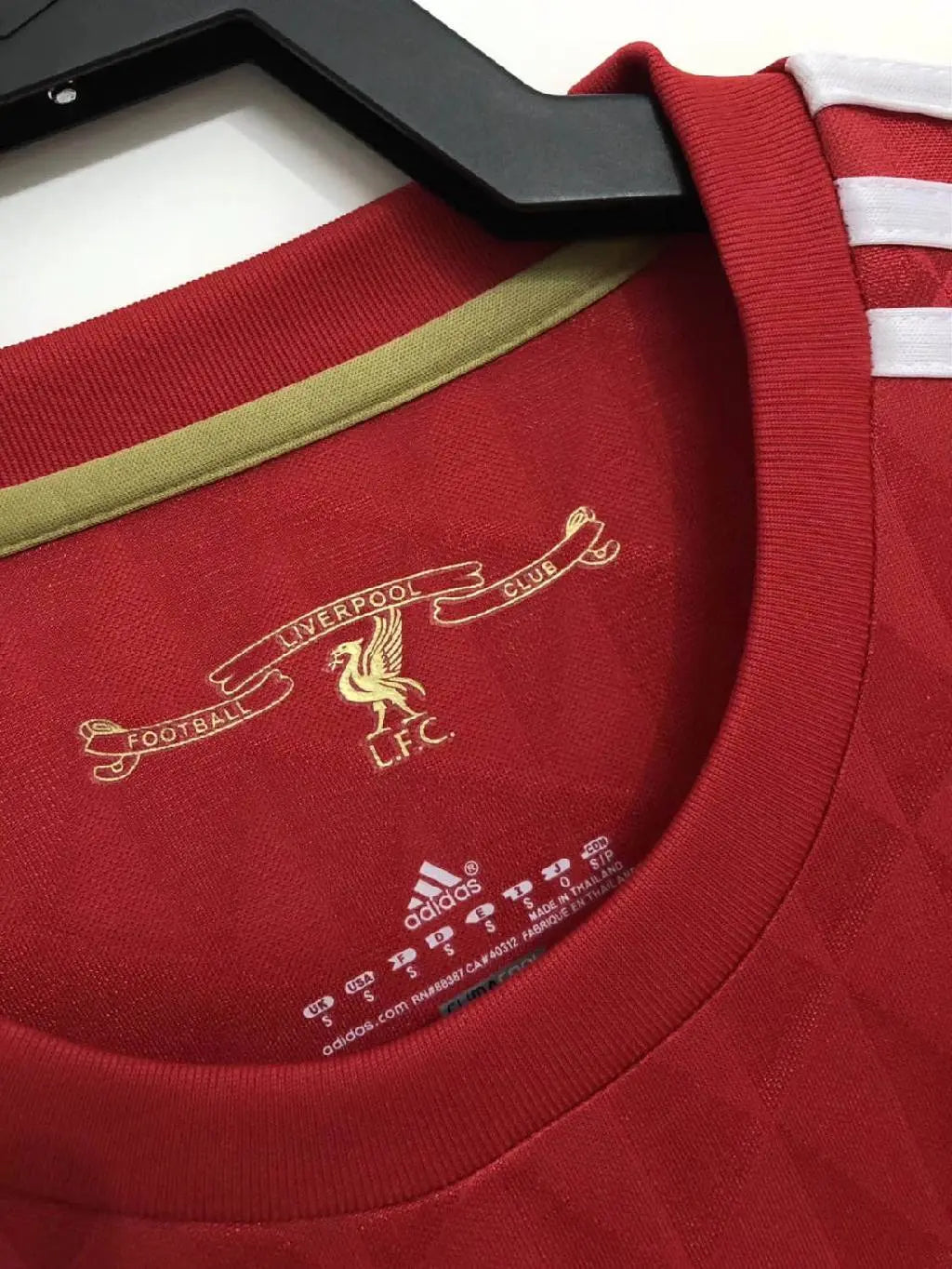 Camisa retrô de mangas compridas do Liverpool 2010/2012