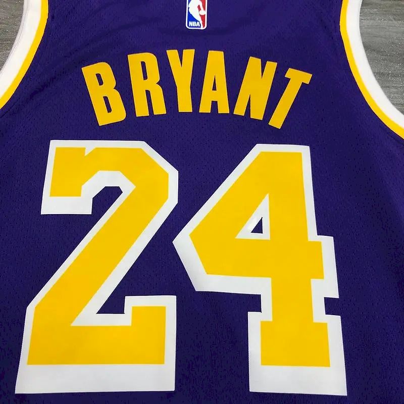 Camisa masculina Kobe Bryant 2020-21 roxa Swingman versão jogador – Edição Statement