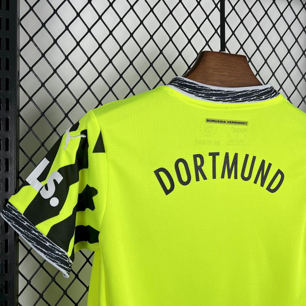 Borussia Dortmund 2025/26 Special Kids Kit