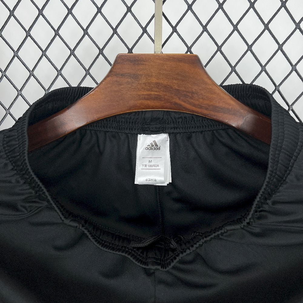 Men's Manchester United 2025/26 Home Shorts