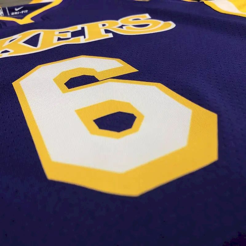 Camisa LeBron James Masculina Roxa 2020-21 Versão Jogador – Edição Clássica Retrô