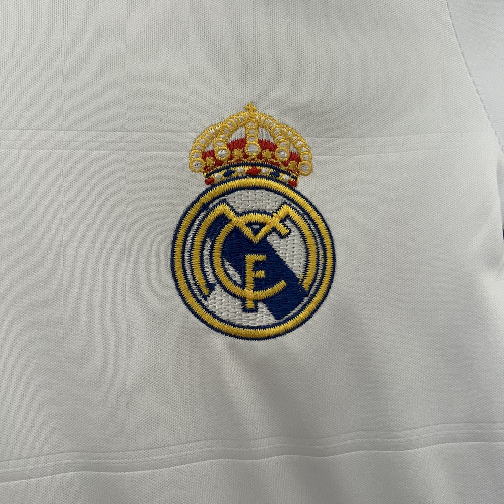 Camisa e shorts retrô infantil do Real Madrid 2013/14