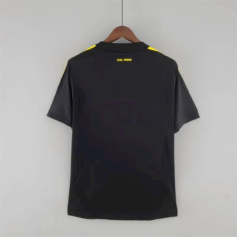 Camisa retrô de goleiro do Real Madrid 2011/12
